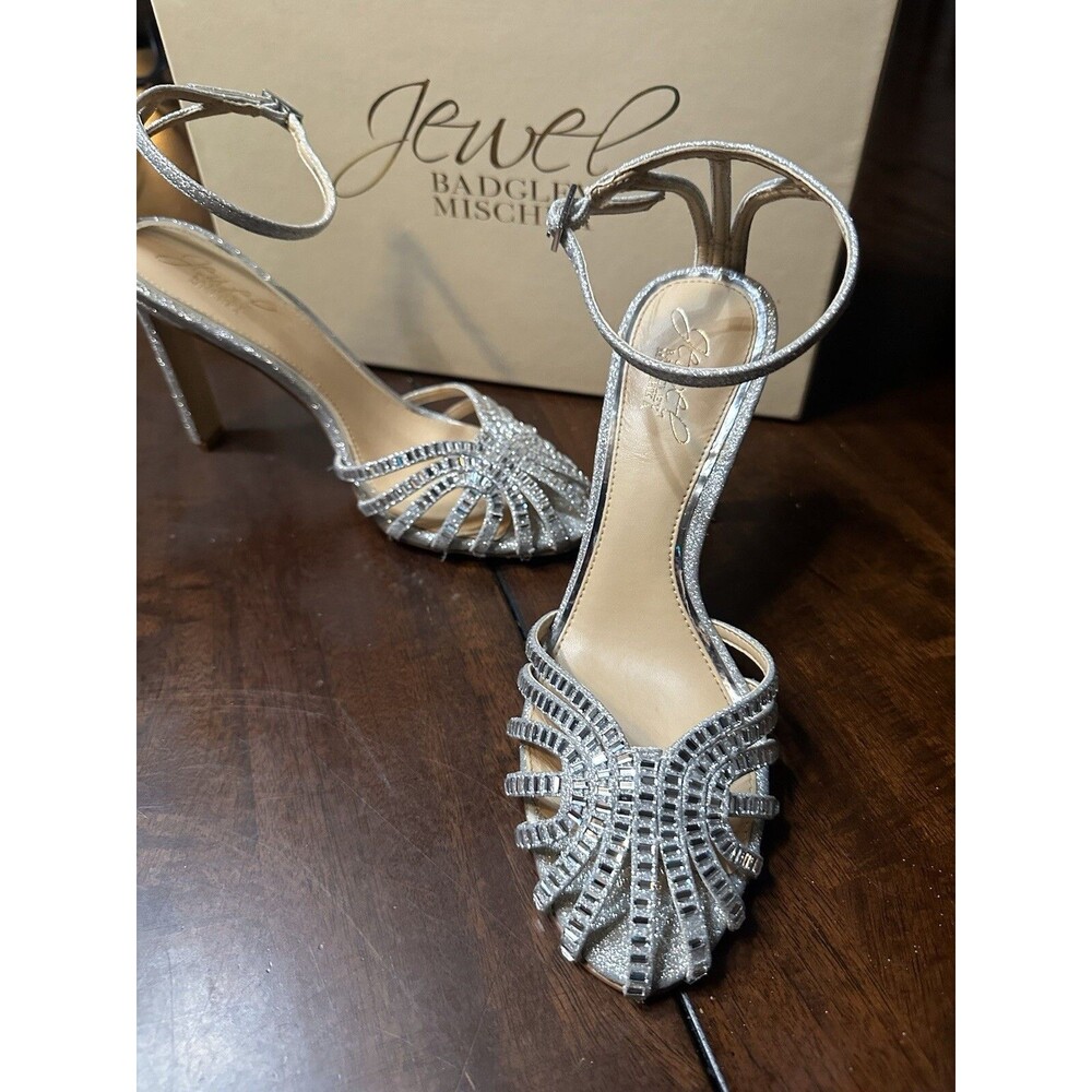 Jewel Badgley Mischka Polly Caged Toe Embellished Silver Sparkle Strap Heel Sz 7